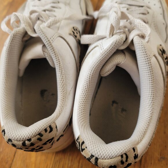 Nike size 8.5 sneakers - Picture 9 of 9